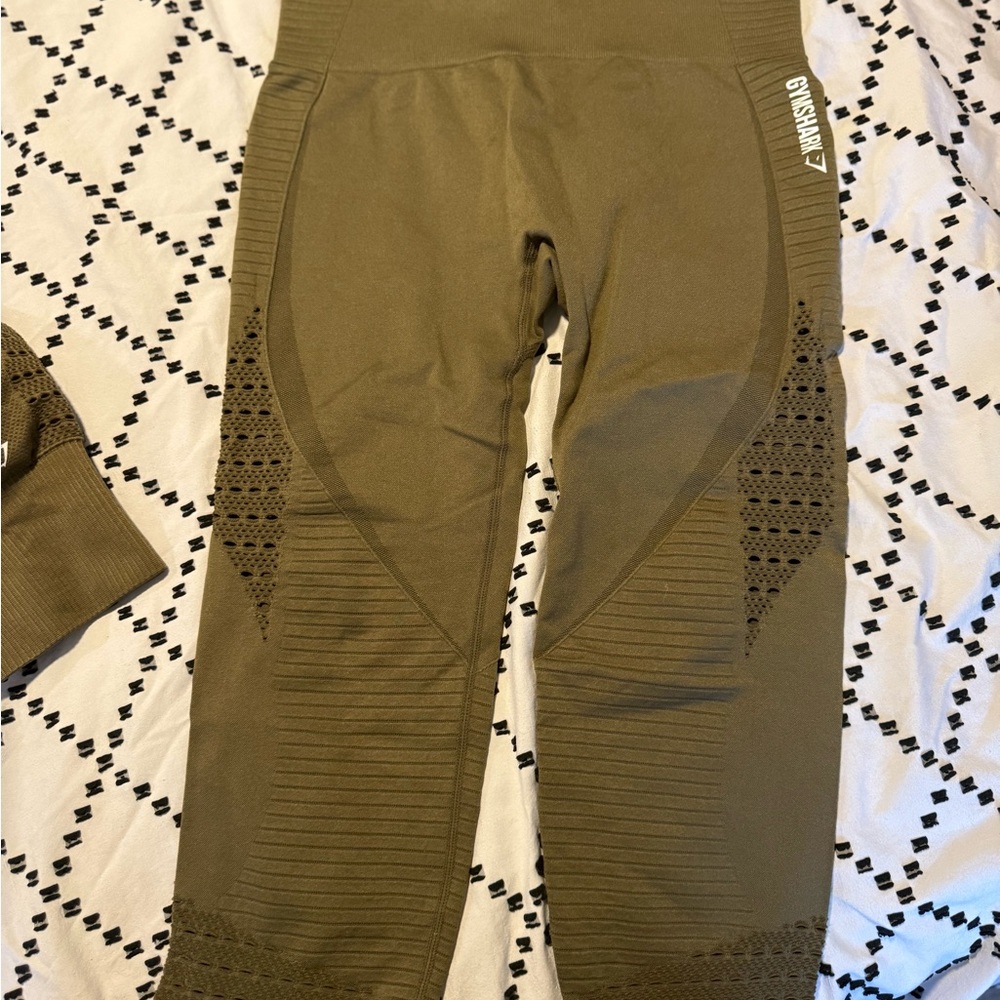 Gymshark Olive Seamless High-Waist Leggings & Padded Sports Bra Set - Picture 4 of 4